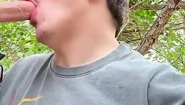 Quick Outdoor Blowjob