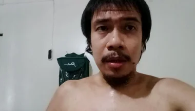 Kneeling Down Masturbation