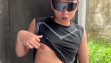 I Need Someone to Touch My Sexy Body