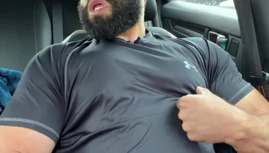 Muscle Cub in the Car
