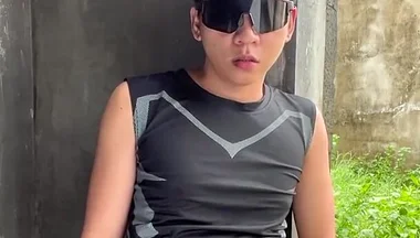 I Need Someone to Touch My Sexy Body