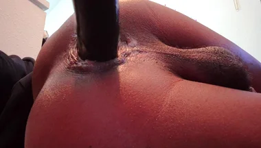 Bubblebutt Takes Dildo