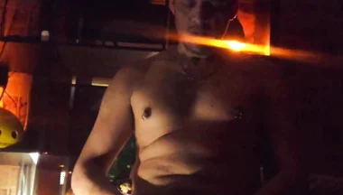 Misterfreak25 Jerks off in Front of His Roommates.