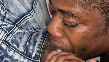 Relaxed up-close Jeans Throat Service
