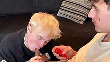 Blowjob During Fortnite Gaming