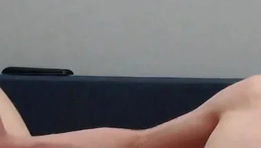 Wanking on Abs and Watching Porn