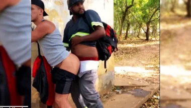 Fucking in the Park and Cumming in His Mouth