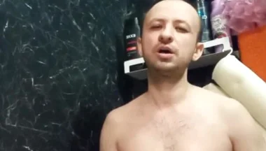 A Naked Man Jerks off His Big Dick in the Bathroom