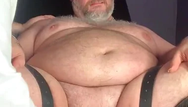 Fat stepdaddy Bears Assshole Stratched by a Doctor