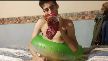 Blowing up and Surrounding by Many Inflatable Swimrings!
