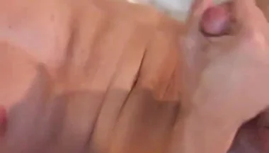 Russian Dude Is Cumming Strong
