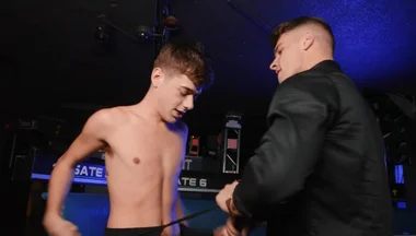 Men - the Bootyguard Gets Head From Cute Twink