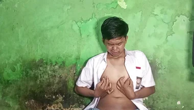 Young Man Tries Round Nude