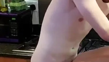 Twinsk Fucking in the Kitchen