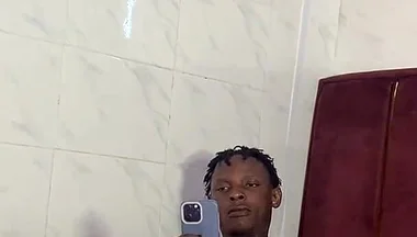 Two Street Thugs Had a First Sight Fuck Behind the Scenes