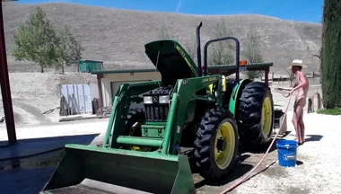 Tractor Chaturbate Show