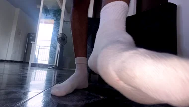 Big Bulge to Adore Furry and Sweaty White Socks for Elonqueserte in Pleasure