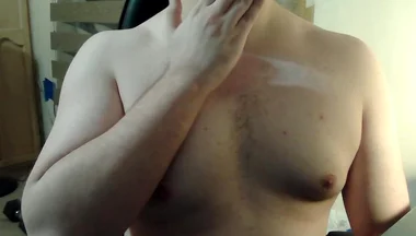 Flexing and Bouncing Pecs on Cam