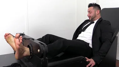 Burly Hunk Yoel Tied up & Tickle