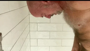 Guy Pissing