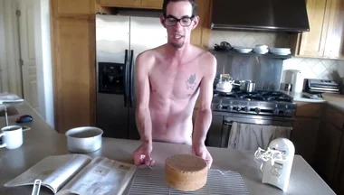Chaturbate Baking Show Making a Cake