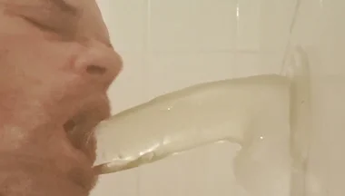 Sucking Round in the Bathroom