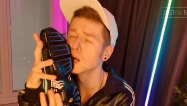 It's Sneaker Likin' Good