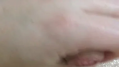Double Cumshot in Bathtub