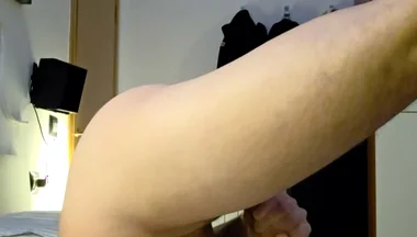 I Jerk off and Cum in My Mouth