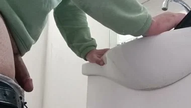 My Step Cousin Realizes That I Masturbate Next to Her and I Can't Believe Her Reaction