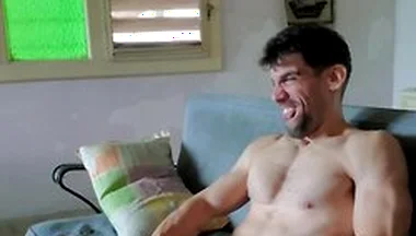 Hunk Hands - He Cums With Extreme Facial Expressions