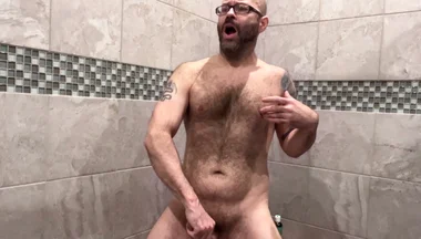 Stepdad Loves to Workout and Jerk off in Locker Room at the Gym Locker Room