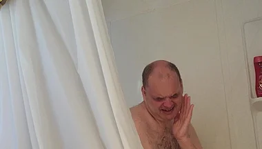 Who Wants to Take a Live Shower with Me