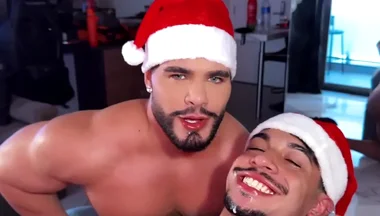 Papai Noel Chegou Mas Cedo No Meu Cuzinho Me Fazendo De Putinha - Amador Brasil