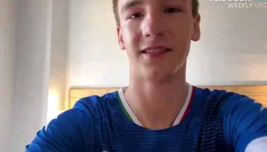 Provides A Hardcore Deepthroat Session