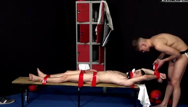 Bench-bound Sub Captivity