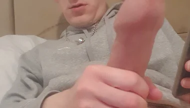 Collage Lad Wanking to Porn