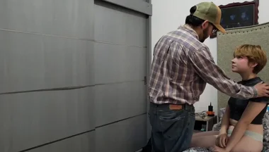 Garganta Profunda - Leccion De A Femboy Con Muslos Grandes Y Culo Jugoso