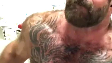 Pumped up Muscle Daddy
