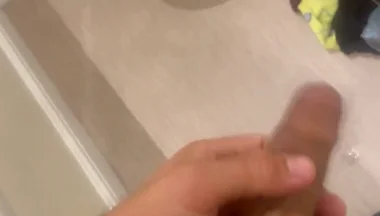 Anyone Wanna Cum Get Me Hard