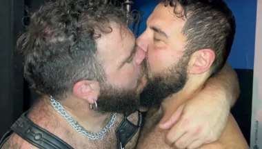 Hairy Gay Bear Top Deepthroat, Rimming, and Balls-deep Anal Pounding in Sweaty Cum-filled Hookup