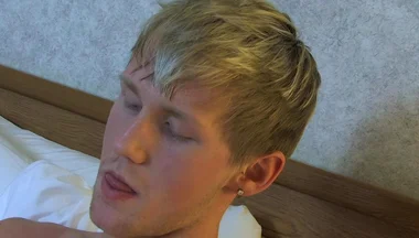 Havin' a Wank with Hayden