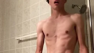Twink Masturbates Inside His Bathroom While Family Is Home!