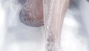 I Wash My Body in the Bath (2025)