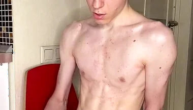Twink’s Massive Cumshot Moment