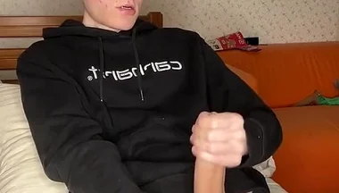 Young Guy’s Epic Cumshot Reveal