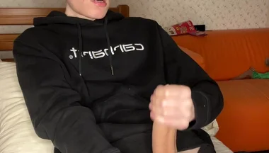 Young Guy’s Epic Cumshot Reveal