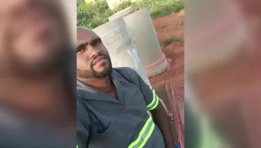 Alone at the Construction Site, I Always Secretly Masturbate.