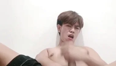 Young Asian Guy Wants You Daddy