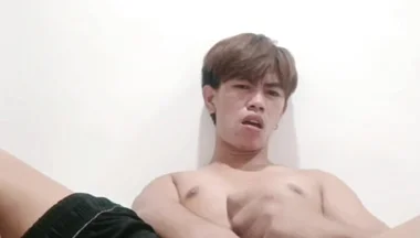 Young Asian Guy Wants You Daddy